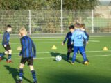 S.K.N.W.K. JO10-1 - FC De Westhoek '20 JO10-2 (competitie) seizoen 2022-2023 (najaar - 2e fase)) (12/85)